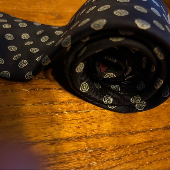Men’s All Silk Barney’s New York Tie - Picture 5 of 6